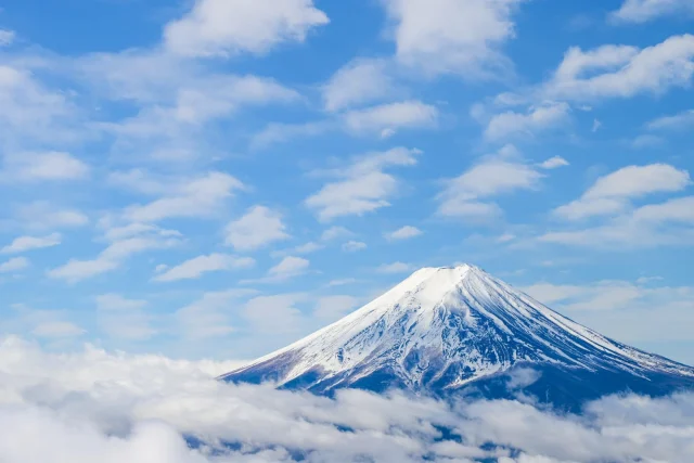 三ツ峠山荘 | 富士山の眺望の山小屋
